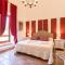 Restored Historic Mansion Paterno with Exclusive Pool, Wifi and AC for 20 people
