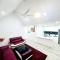 Holiday Home on Acreage Block - Next to M1 and Close to Everything - Slacks Creek