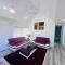 Holiday Home on Acreage Block - Next to M1 and Close to Everything