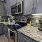 The Apollo - Lux 1-Bed Apartment near Space Center - Houston