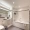 voco Oxford Spires by IHG