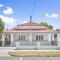 Chic Semi-Detached 2-Bed Home with Outdoor Dining