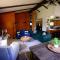 Cozy Cabin with Hottub at Cloverdale Cabins