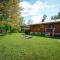 Cozy Cabin with Hottub at Cloverdale Cabins