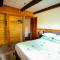 Cozy Cabin with Hottub at Cloverdale Cabins