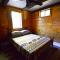 Cozy Cabin with Hottub at Cloverdale Cabins - 欣克利