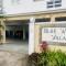 Beachfront 1-Bedroom Apt with Sunset Views - BWC4 - Flic-en-Flac