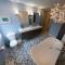 Riverside Retreat with Sauna & Hot Tub in Elora