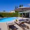 Ivy Blue Villa by Nomads - Short Walk to Coral Bay