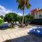 Ivy Blue Villa by Nomads - Short Walk to Coral Bay