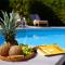Ivy Blue Villa by Nomads - Short Walk to Coral Bay