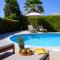 Ivy Blue Villa by Nomads - Short Walk to Coral Bay