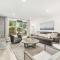 Designer 2 BR on River with Pool - Walk to Town! - Аспен