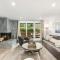 Designer 2 BR on River with Pool - Walk to Town! - Аспен