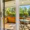 Designer 2 BR on River with Pool - Walk to Town! - Аспен