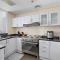 Urban Luxury Furnished 1 BHK with Gym and Pool Access - 迪拜