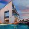 Noble strandnahe Villa mit Meerblick, Privatpool, Gym, nur 700 Meter zum Strand - Poreč