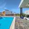 Relaxing Holiday Villa