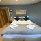 Luxurious 4 Bedroom New England Style Villa - Trewhiddle V17