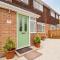 17 Sands Close
