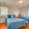 Home on Ocean Isle Beach with Catwalk and Deck - أوشن إيسل بيتش