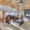 Home with Mtn Views and Hot Tub in Stevenson! - 史蒂文森