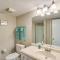 Lake-View Condo in Osage Beach Walk to Boat Ramp - 欧塞奇比奇