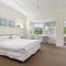Balmoral Beach House - Footsteps to Beach
