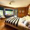 Artee House - A Bright Escape