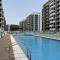 Relaxing 1BR Apartment with Built-in Wardrobe & Community View in Azizi Riviera 4, Al Merkadh by Deluxe Holiday Homes - 迪拜