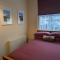Llangollen Hostel Guest Rooms - NO Dormitories - Self Catering - 兰戈伦