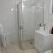 Airlie Apartments