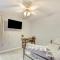 15 Mi to Raleigh Pet-Friendly Home with Fire Pit! - Fuquay-Varina
