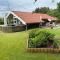 At Lovely Lyngsbæk Strand Near Ebeltoft, This Lovely Holiday Home Is At The End Of A Blind Path On A Beautiful, Large, Enclosed Plot, It Only Takes Approx, 5-6 Min, To Walk From The House Down To The Beach - إيبلتوفت