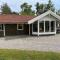 At Lovely Lyngsbæk Strand Near Ebeltoft, This Lovely Holiday Home Is At The End Of A Blind Path On A Beautiful, Large, Enclosed Plot, It Only Takes Approx, 5-6 Min, To Walk From The House Down To The Beach - إيبلتوفت