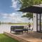Luxurious holiday home on the water in the Betuwe