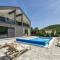 VIlla Luka - new isolated villa with heated pool, jacuzi and sauna
