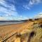 Debonair Townhouse - 150 metres to beach