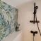 Loft Central Spacieux - Parking Inclus