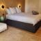 Alcorn Garden Studio - Dog friendly 2 mins walk to beach
