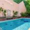 Harbour Horizon - Iconic Skyline Retreat with Pool