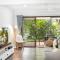 Stylish Poolside Villa, Noosa