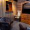 3-Level Log Cabin near Silverwood - Tranquil - Spirit Lake