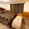 3-Level Log Cabin near Silverwood - Tranquil - Spirit Lake