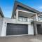 A plus Location Views Games Balcony BBQ and Dining - McCracken