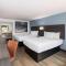 Super 8 by Wyndham Riverside AL - Riverside