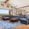 Villa de la Sky Ranch Sprawling Tuscan Villa in Wine Country
