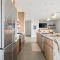 Jupiter House by Fieldtrip Modern w Infinity Pool Pickleball - Joshua Tree