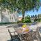 3BR Cottage on Carondelet by Hosteeva