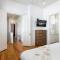 3BR Cottage on Carondelet by Hosteeva